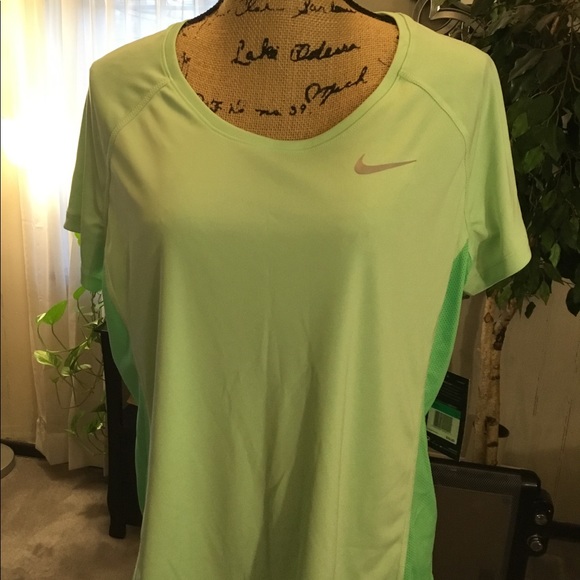 nike performance tee